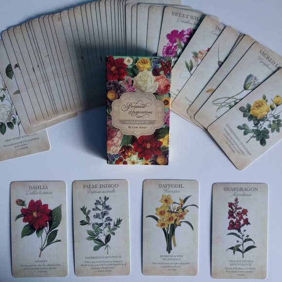 Set of 2 Tarot Card Decks - Picture 3 of 4